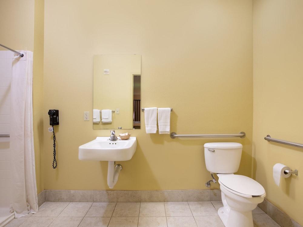 OYO Hotel Valley View TX, I-35 photo 18