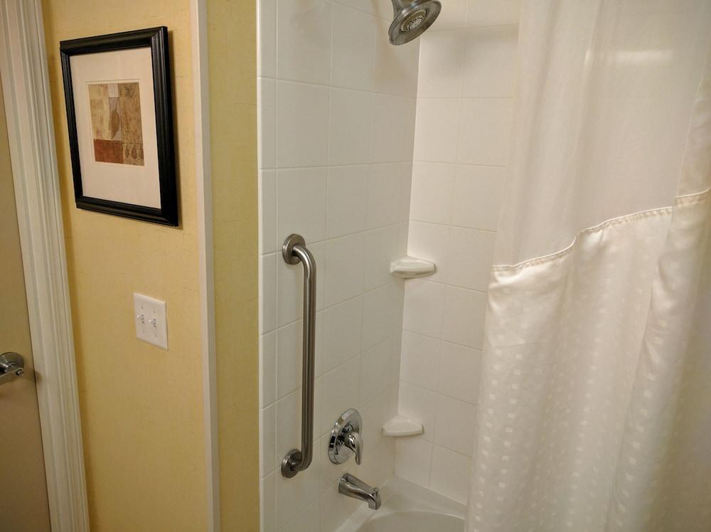 Holiday Inn Express Hotel & Suites Merced by IHG photo 17