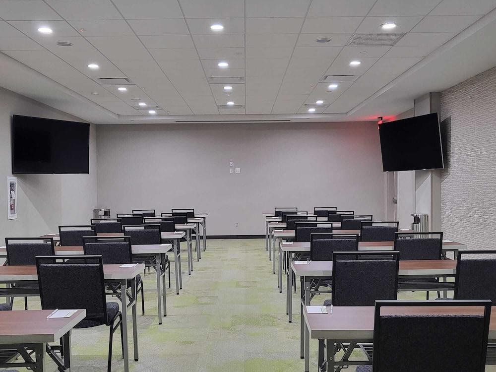 Home2 Suites by Hilton Dallas Medical District Lovefield photo 18