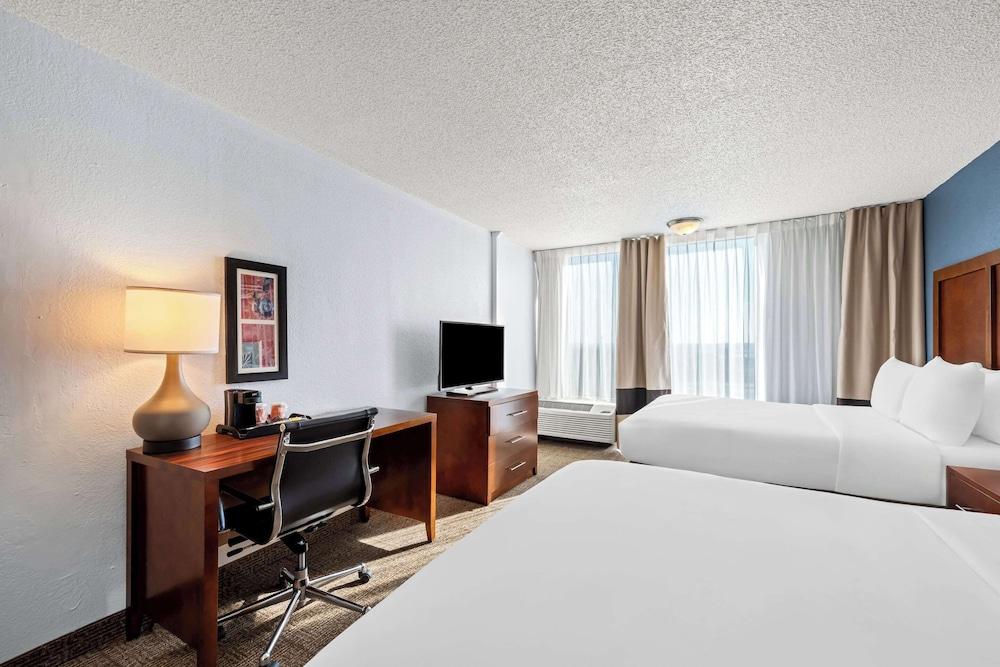 Comfort Inn & Suites Omaha Central photo 28