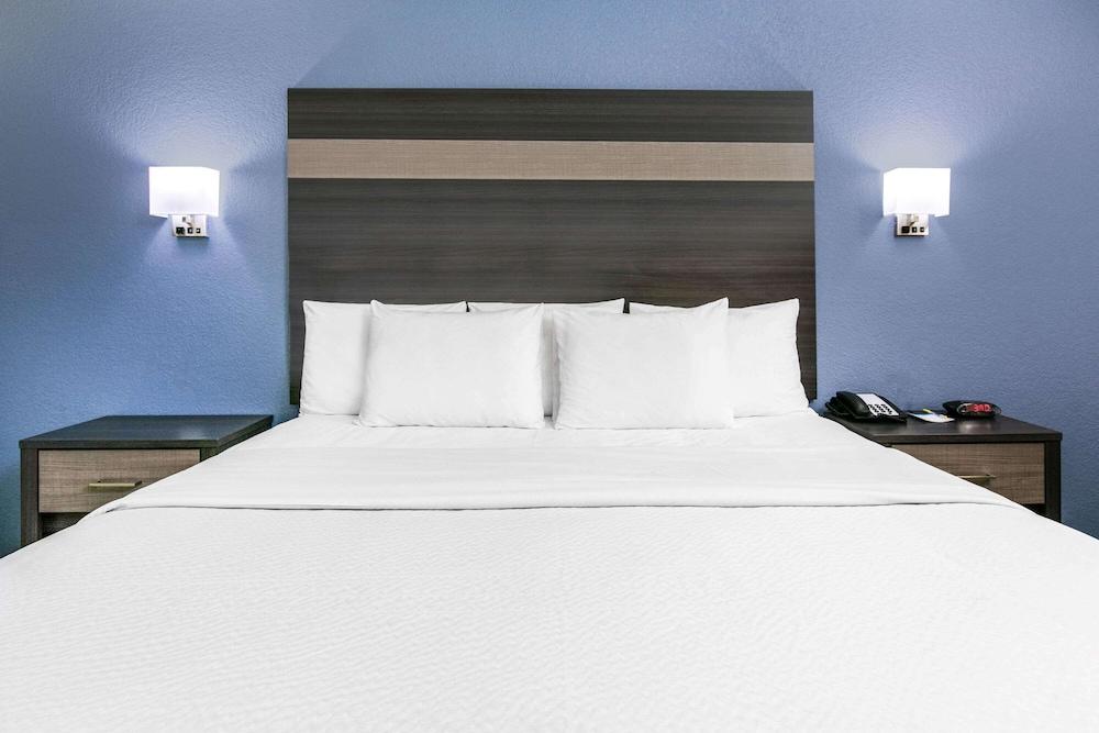 Days Inn by Wyndham Waco Near Downtown/University photo 14
