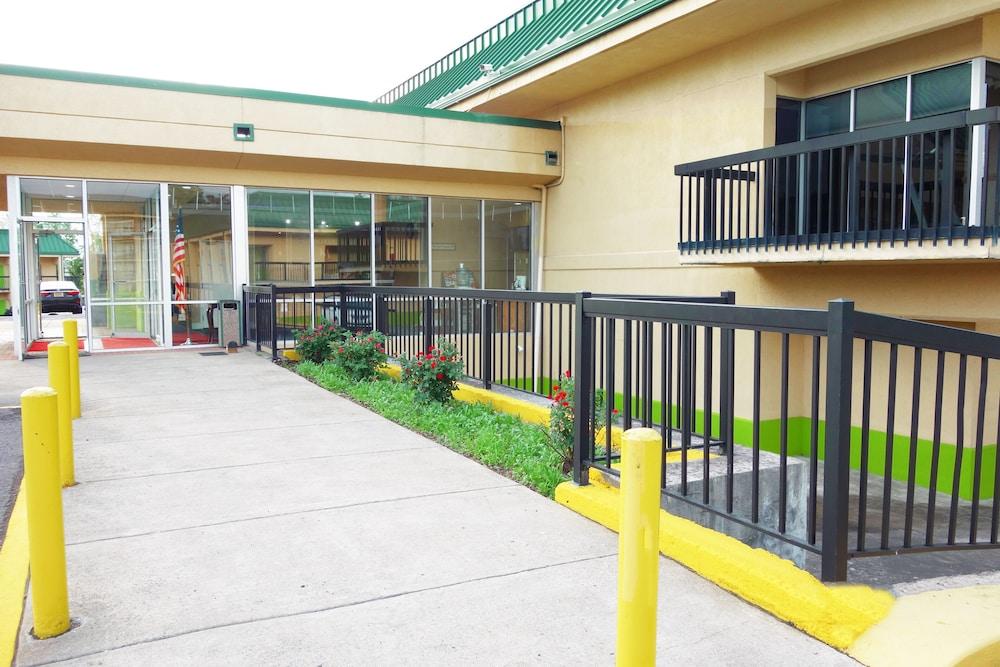 Hotel M Morgantown - WVU Area photo 17