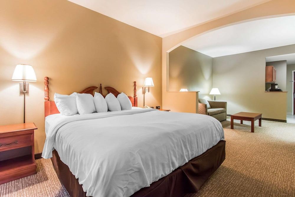 Quality Suites New Iberia photo 5