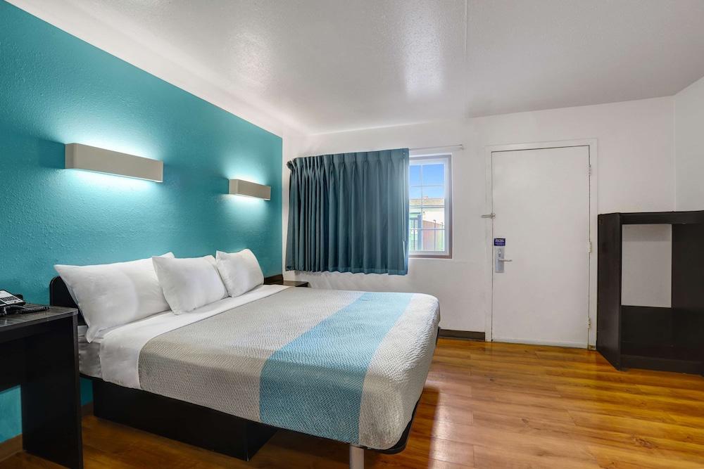 Motel 6 Napa, CA photo 2