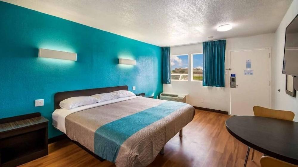 Motel 6 Houston, TX – FM 1960 - Bammel photo 11