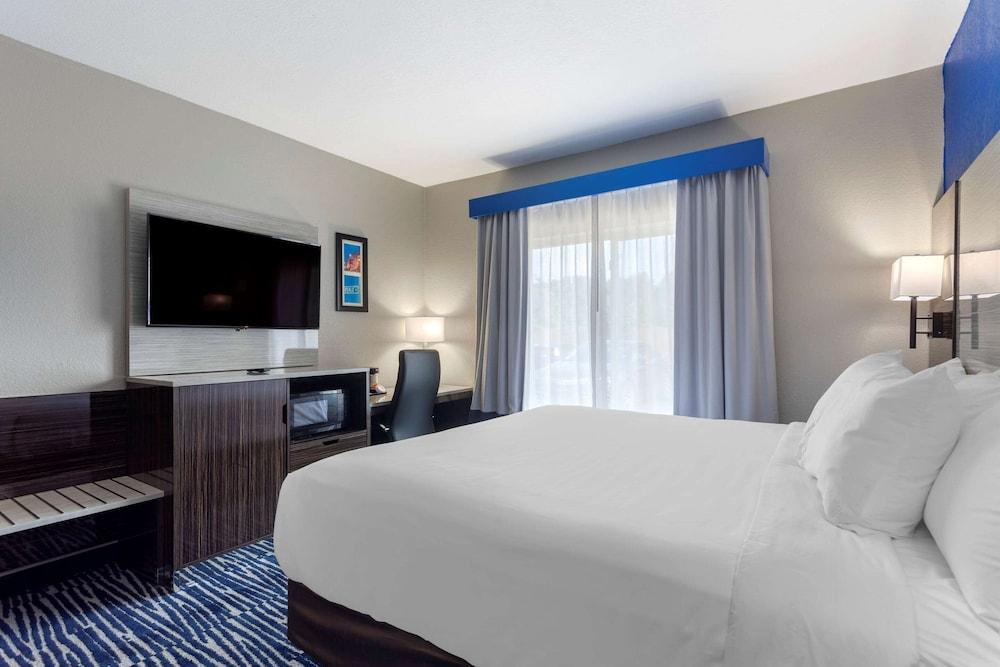 Comfort Inn & Suites Memphis East photo 21