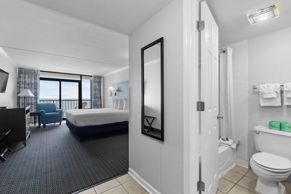 Grande Shores Ocean Resort photo 18