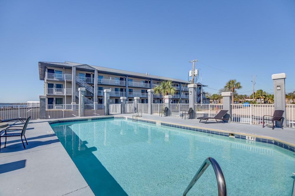 Seabreeze Inn photo 4