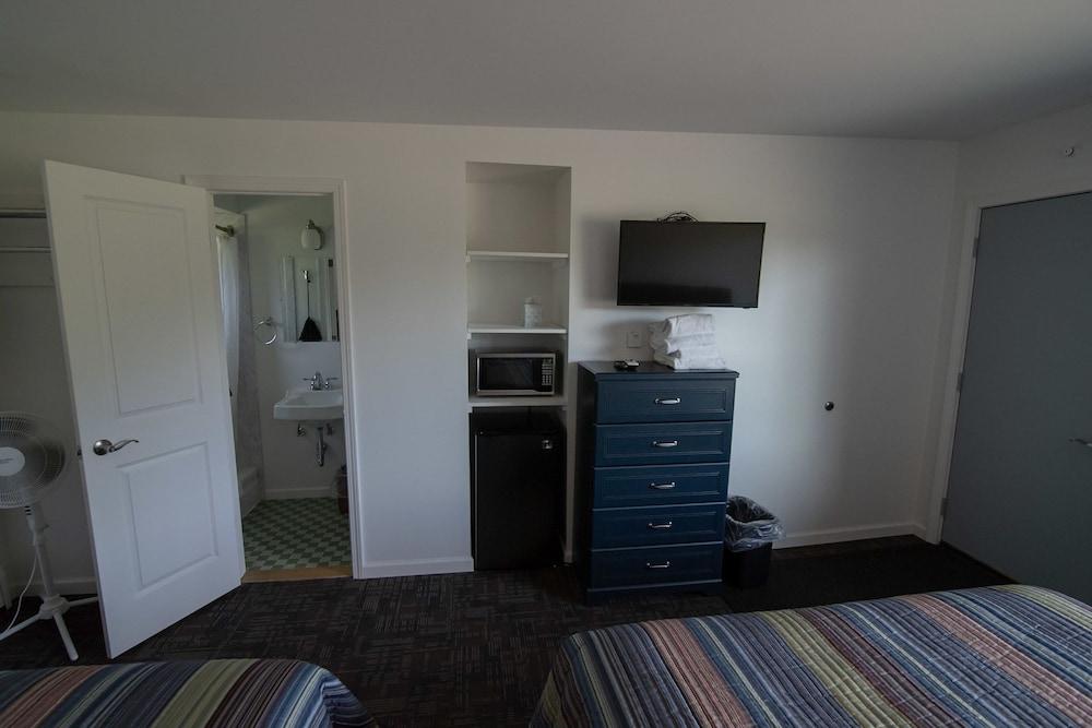 Three Lakes Motel photo 3