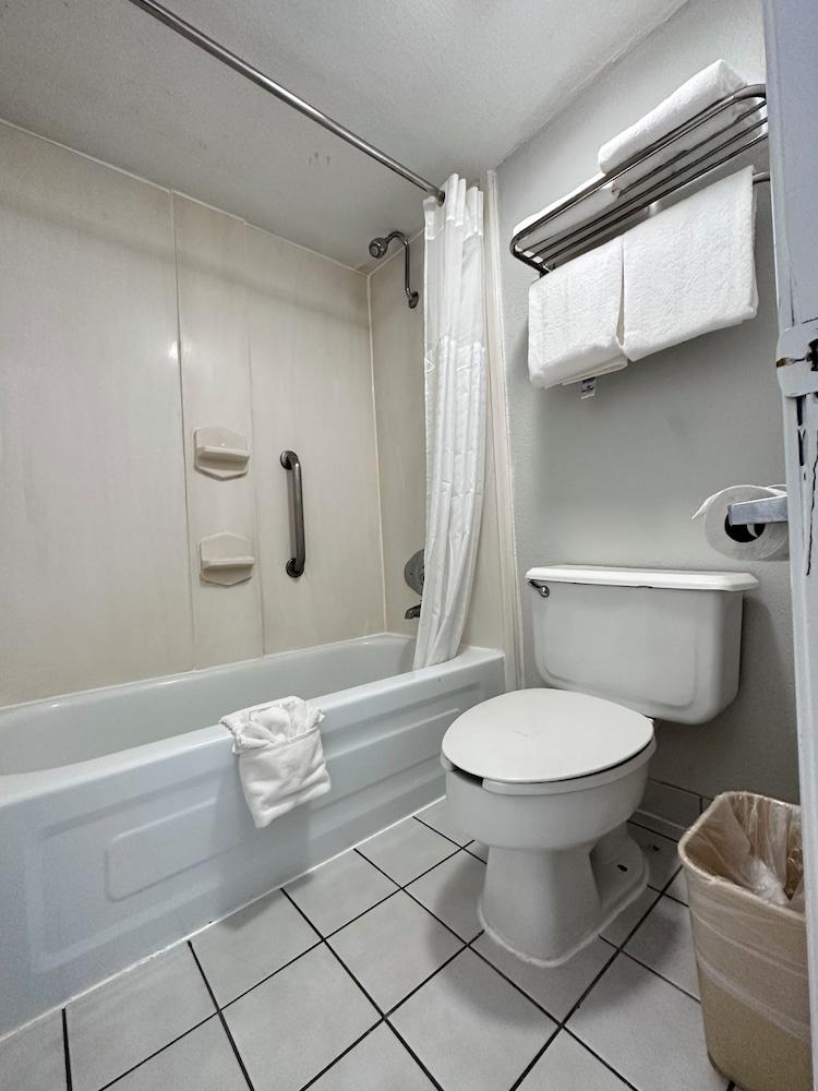 Quality Inn photo 30