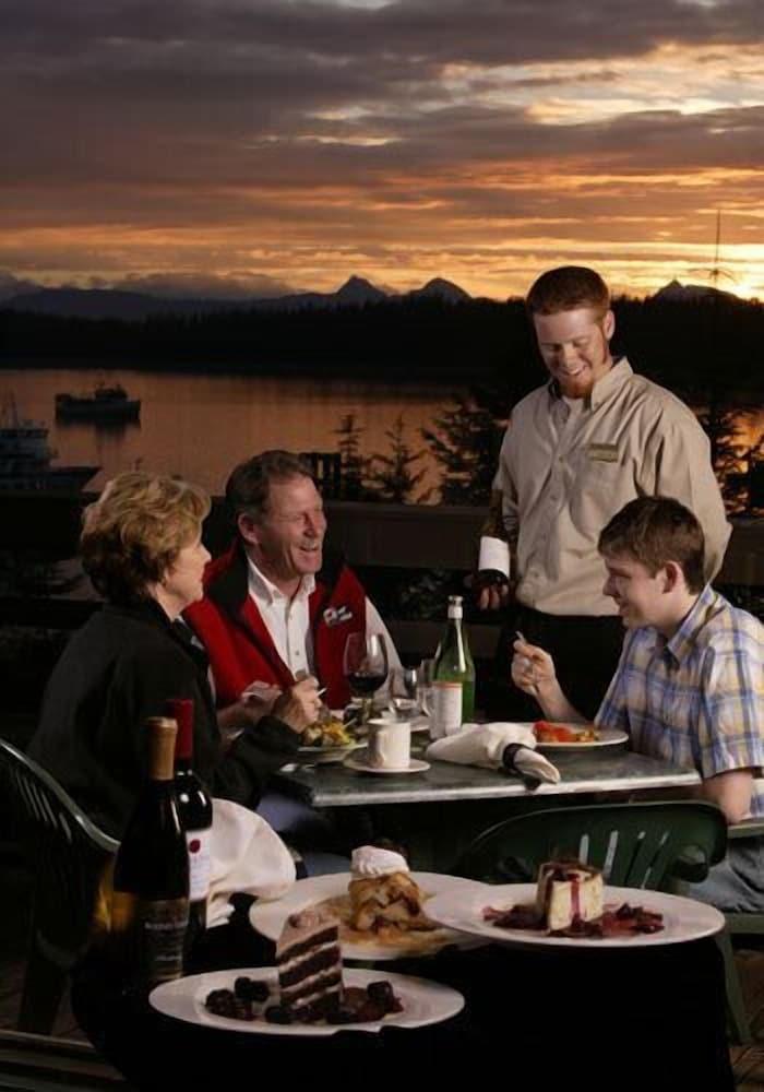 Glacier Bay Lodge photo 12