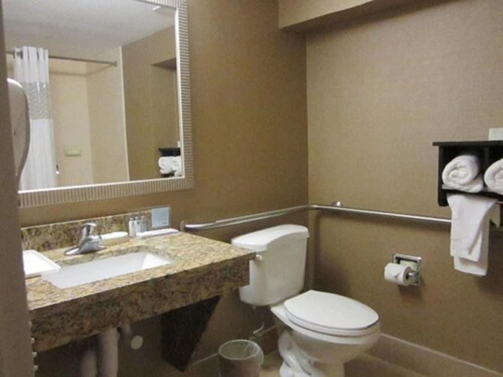 Hampton Inn Fort Myers-Airport & I-75 photo 36