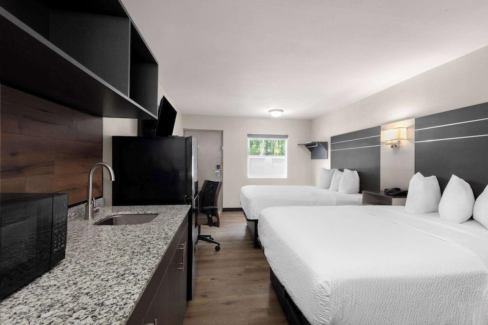 Baymont by Wyndham Dothan photo 19