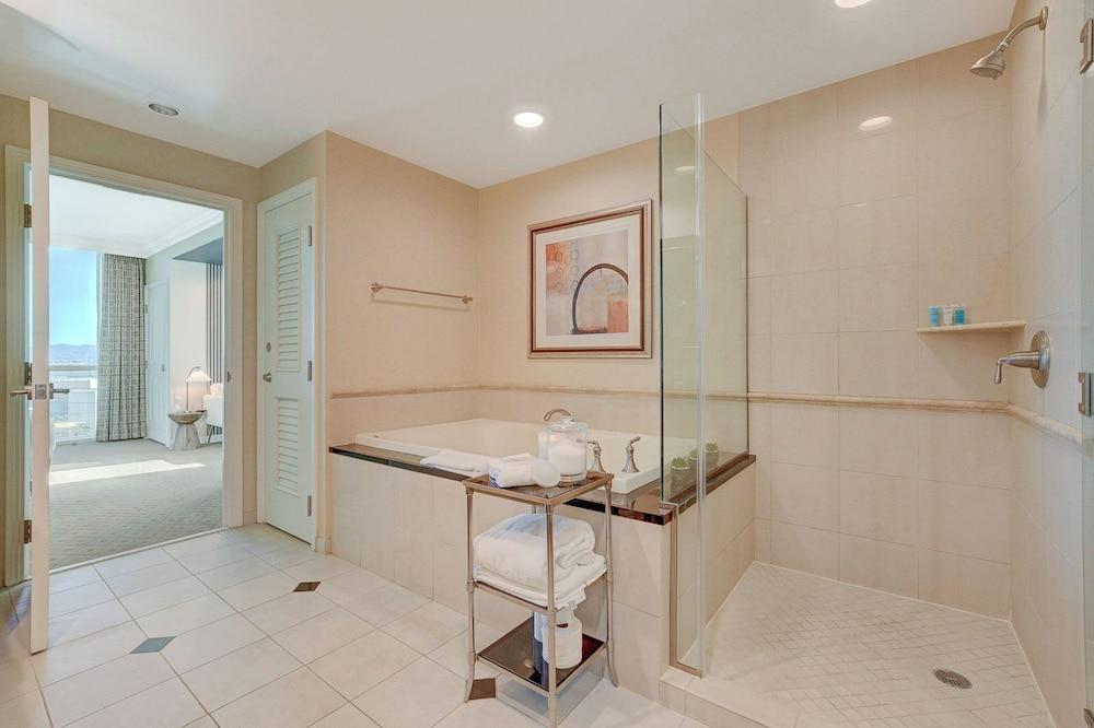 Suite Hub LV at Signature Sphere View photo 63