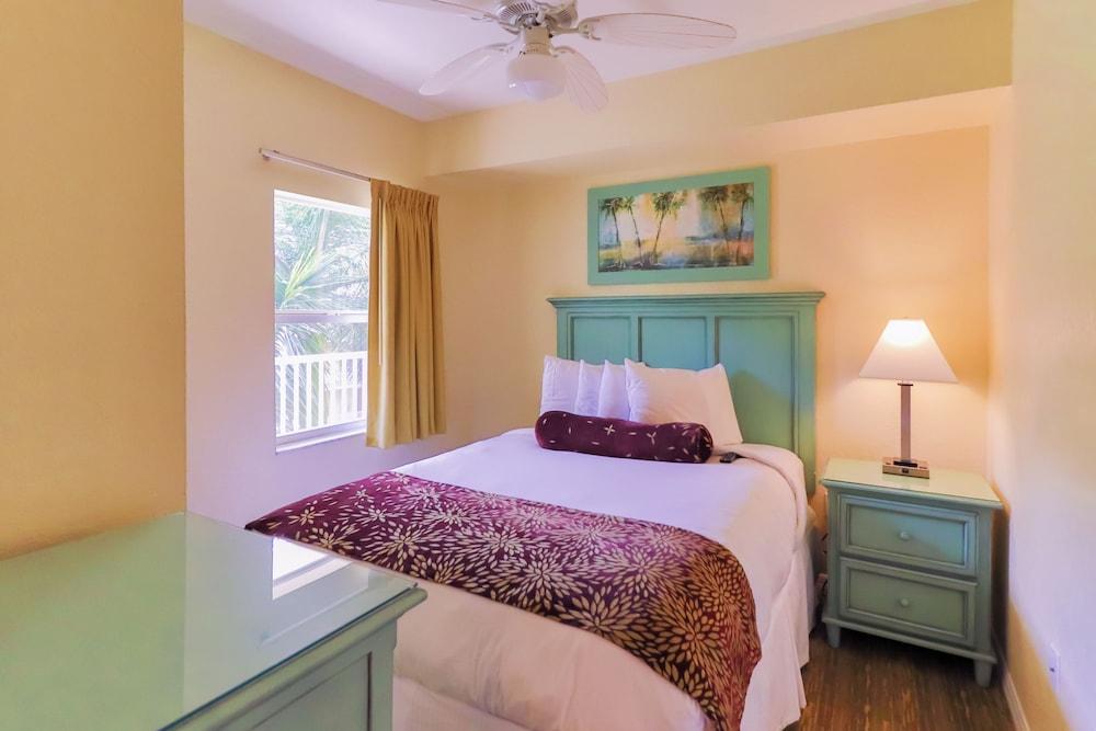 Sunset Vistas Two Bedroom Beachfront Suites photo 2