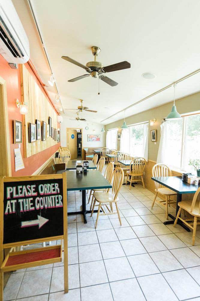 Riverwalk Inn photo 16