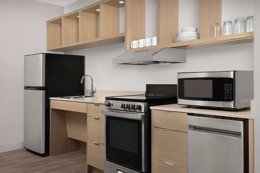 TownePlace Suites Jacksonville Airport photo 13