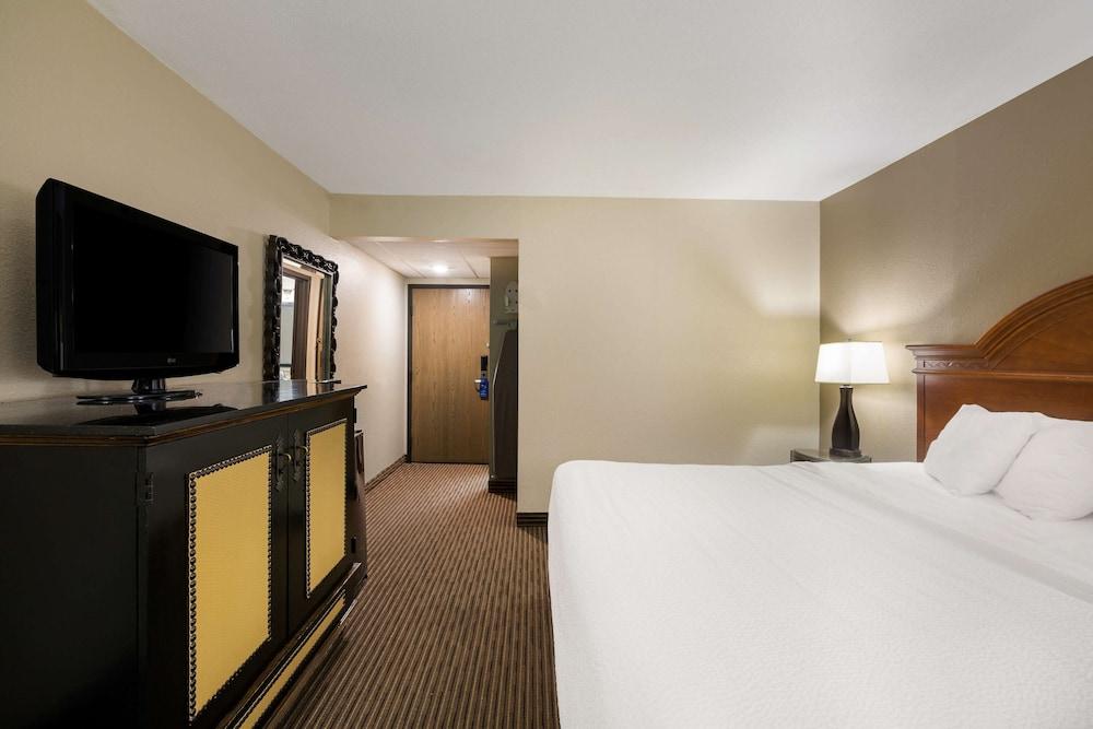 Revel Hotel Minot, SureStay Collection by Best Western photo 26
