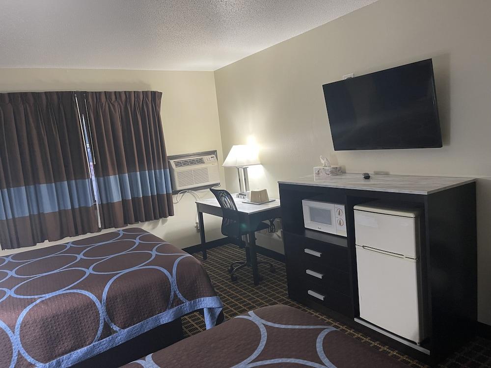 Quality Inn Elkhart photo 5