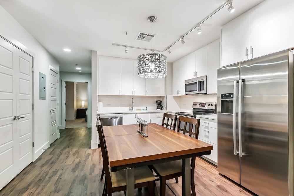 Modern Condos in California Building by Hosteeva photo 81