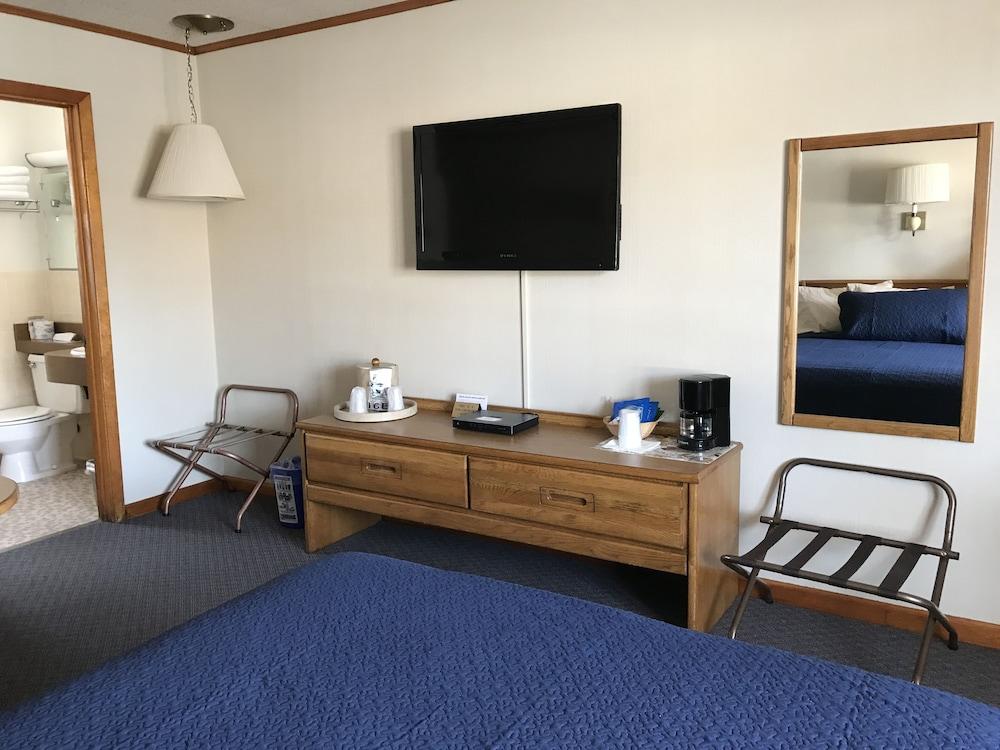 T-Bird Motor Inn photo 24