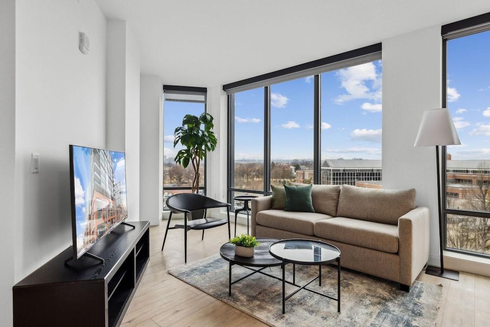 Placemakr Buzzard Point photo 78