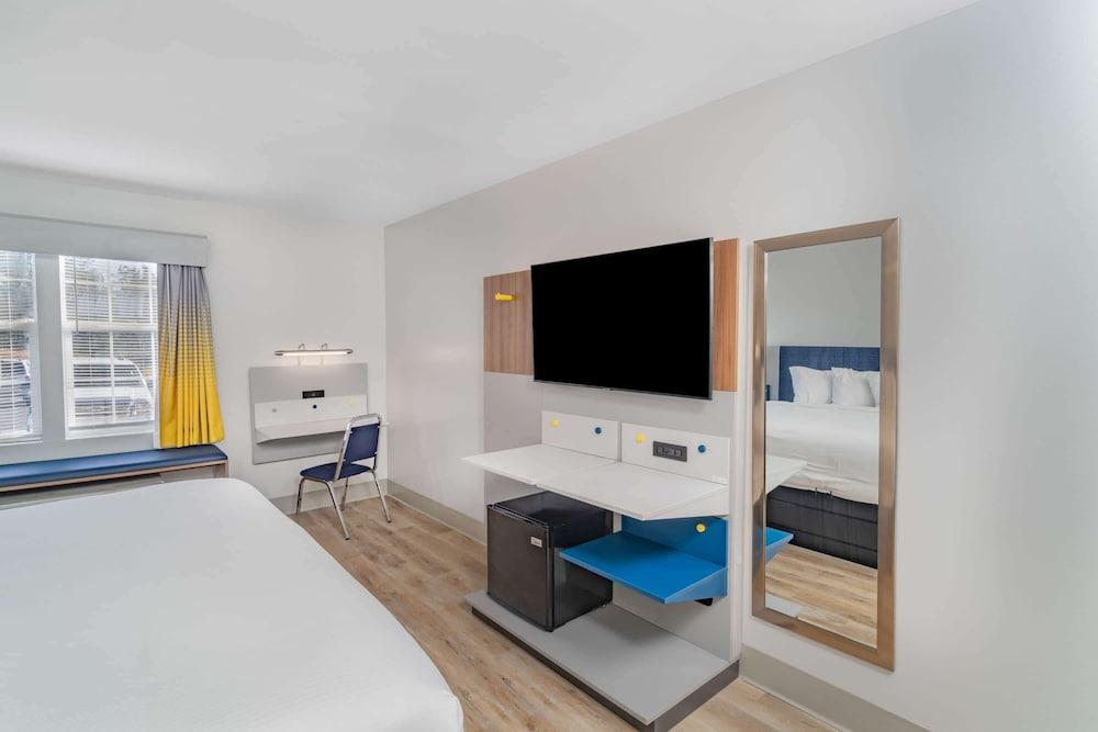 Microtel Inn by Wyndham Athens photo 20