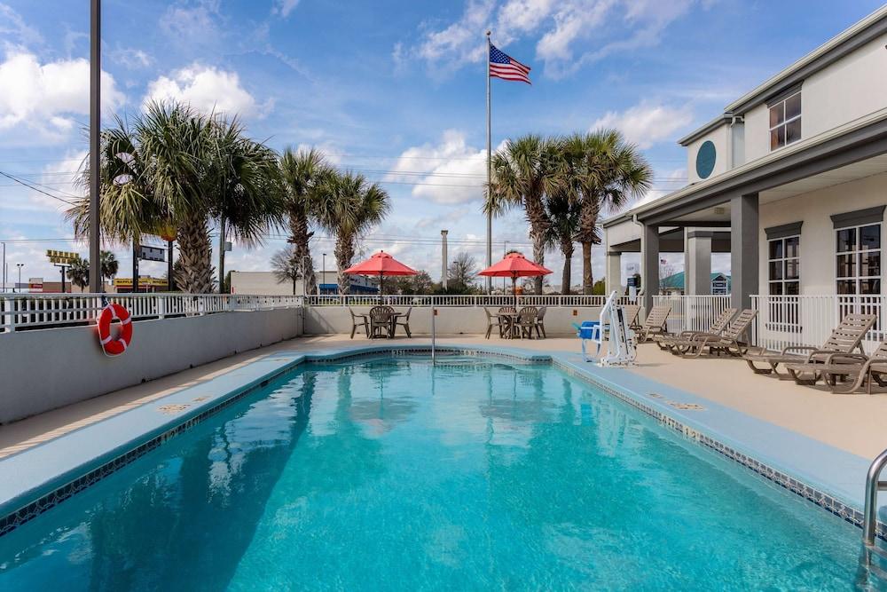 Baymont by Wyndham Marianna photo 42