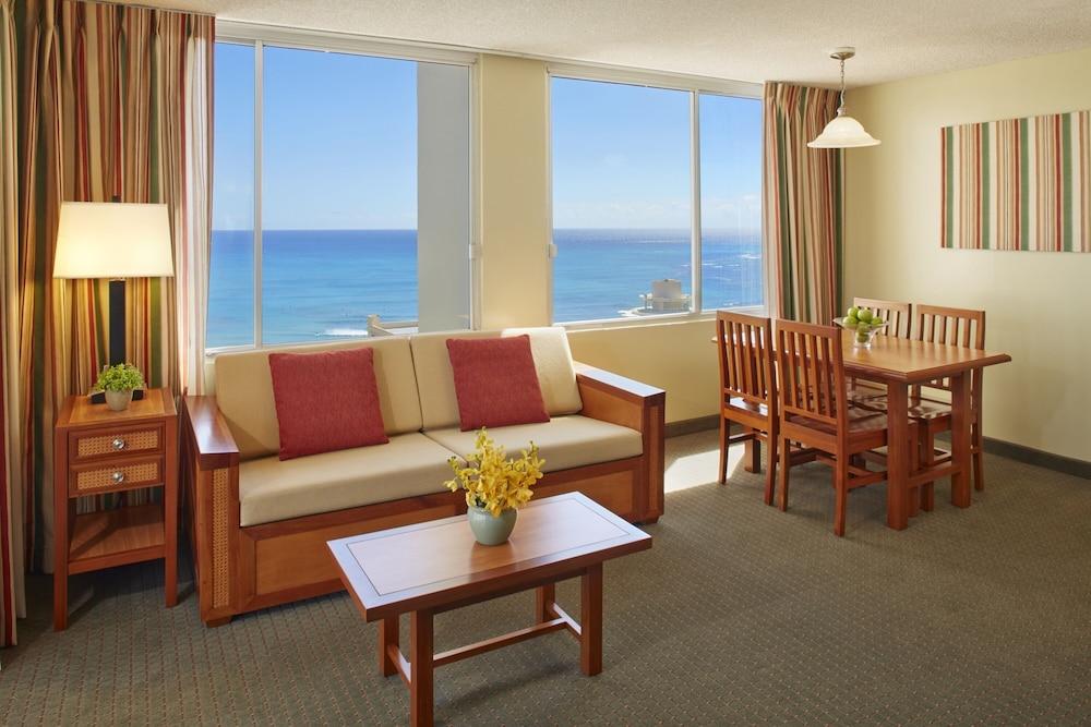 Pacific Monarch Hotel photo 19