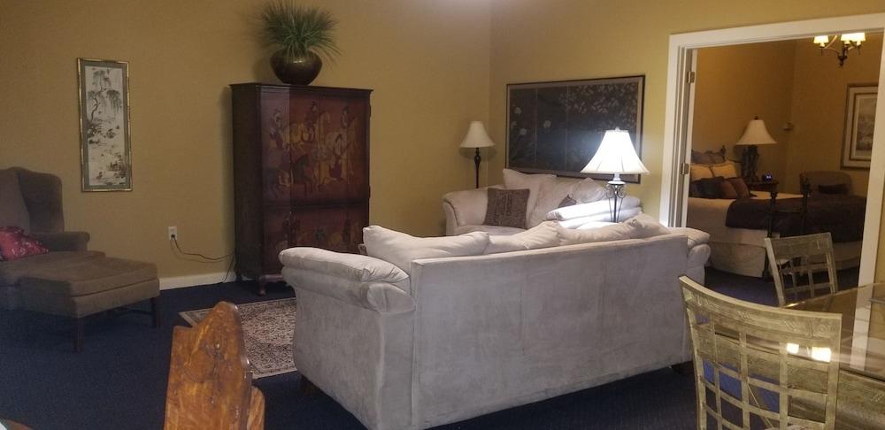 Downtown Guest Quarters Hotel photo 39