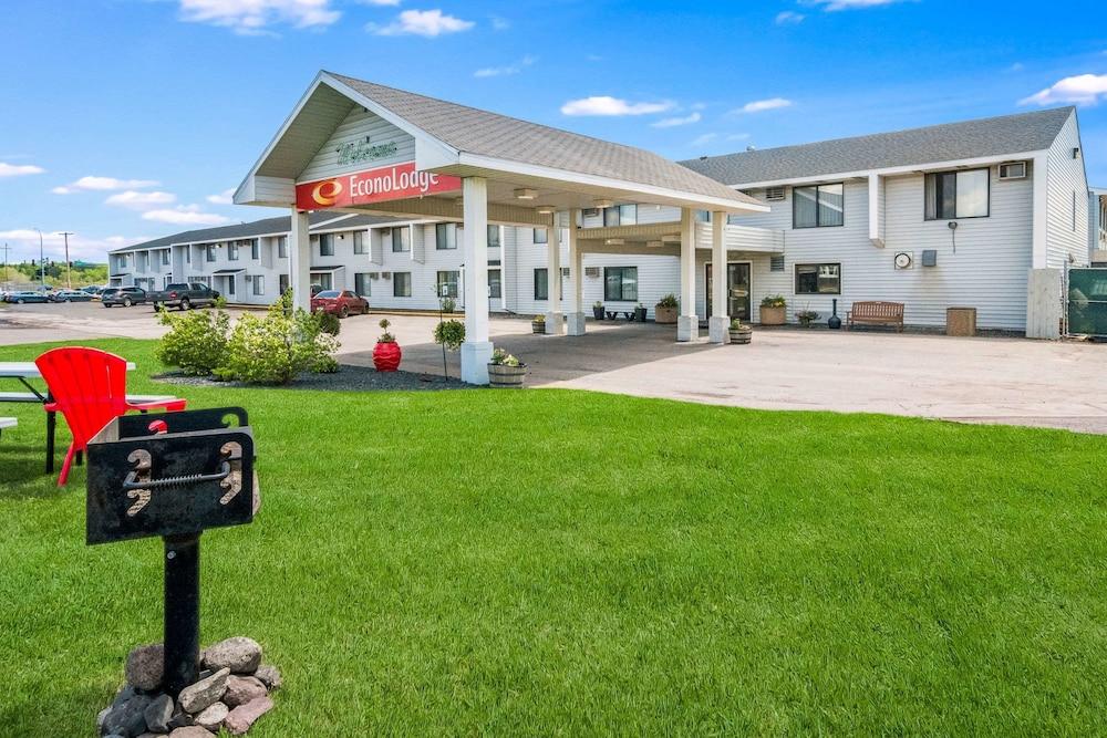 Econo Lodge Duluth near Miller Hill Mall photo 10