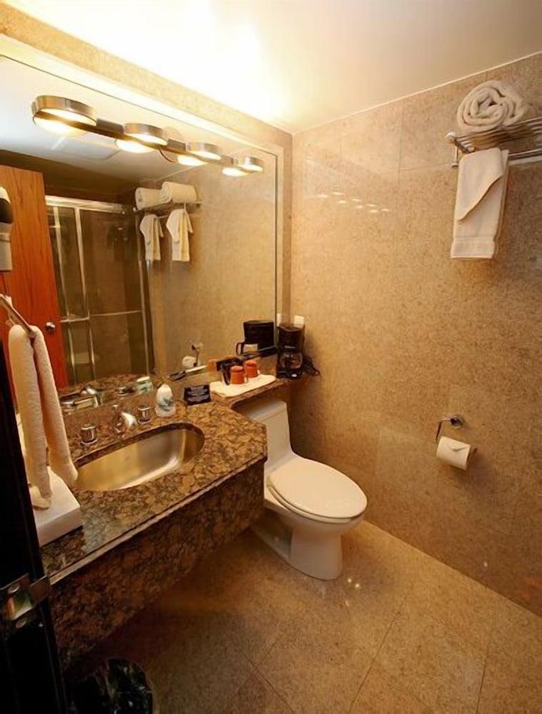 Marvin's Garden Inn photo 23