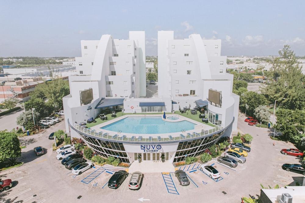 Nuvo Suites Hotel photo 36