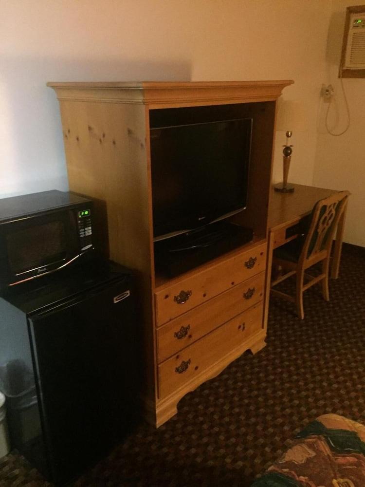 Luxury Inn & Suites photo 23