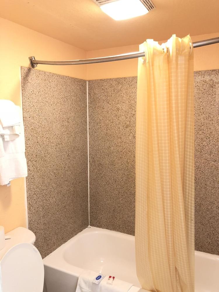 Budget Lodge photo 24