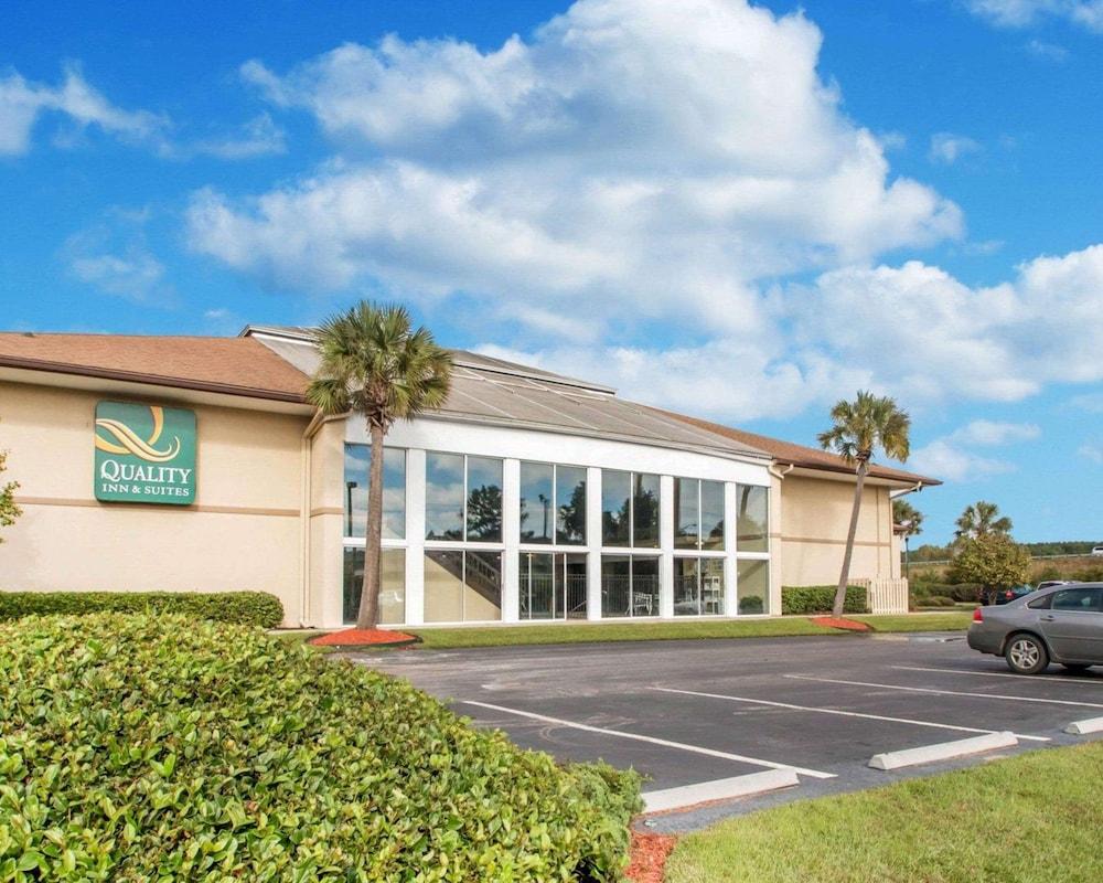 Quality Inn & Suites Ridgeland photo 1