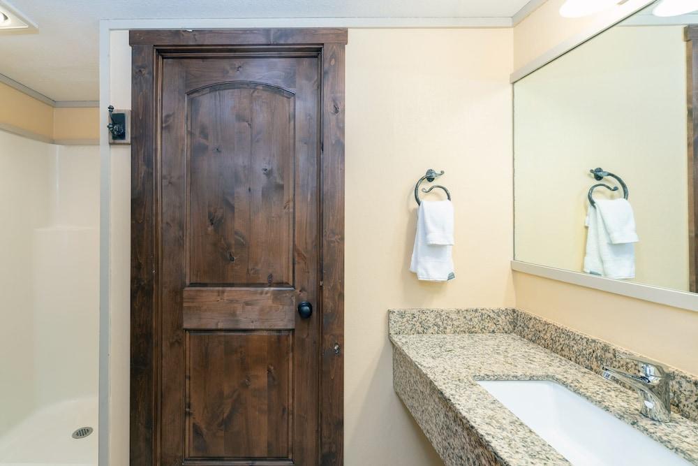 Mountainside Inn 411 1 Bedroom Hotel Room by Alpine Lodging Telluride photo 3