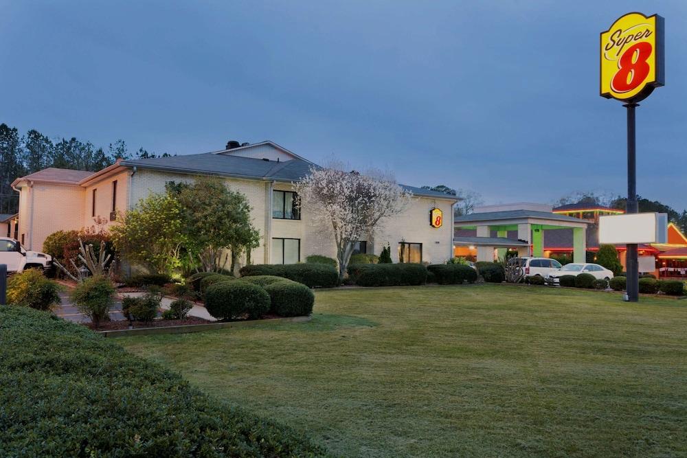 Super 8 by Wyndham Lancaster photo 1
