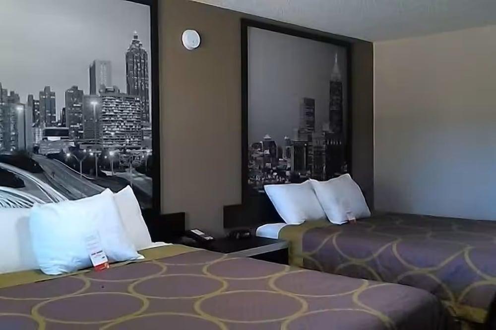 Super 8 by Wyndham Stockbridge photo 17