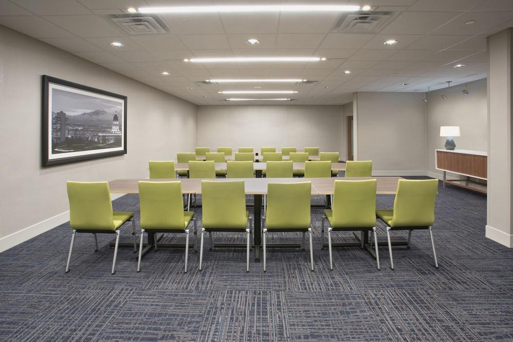 Holiday Inn Express & Suites Dallas Northeast - Arboretum by IHG photo 37