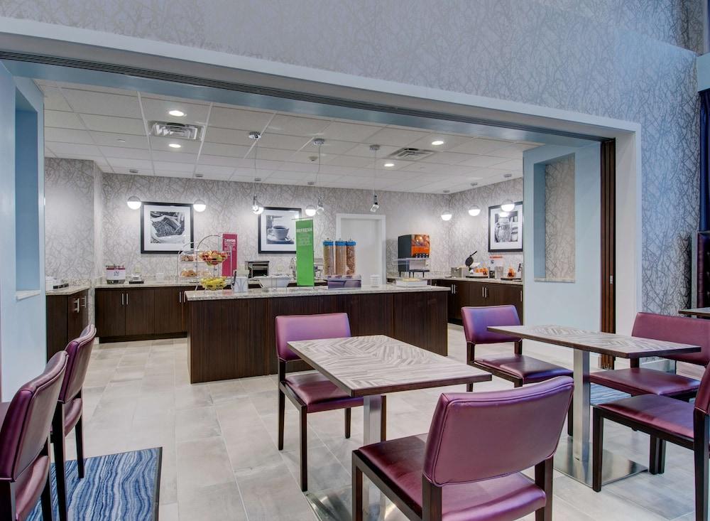 Hampton Inn & Suites Boston/Stoughton photo 32