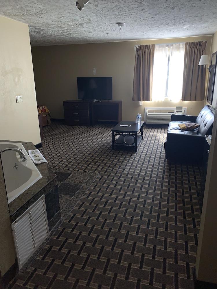 Hotel 7 Inn Anna photo 10