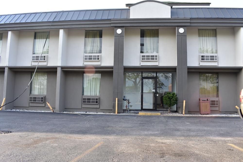 FairBridge Inn Express Melrose Park photo 22