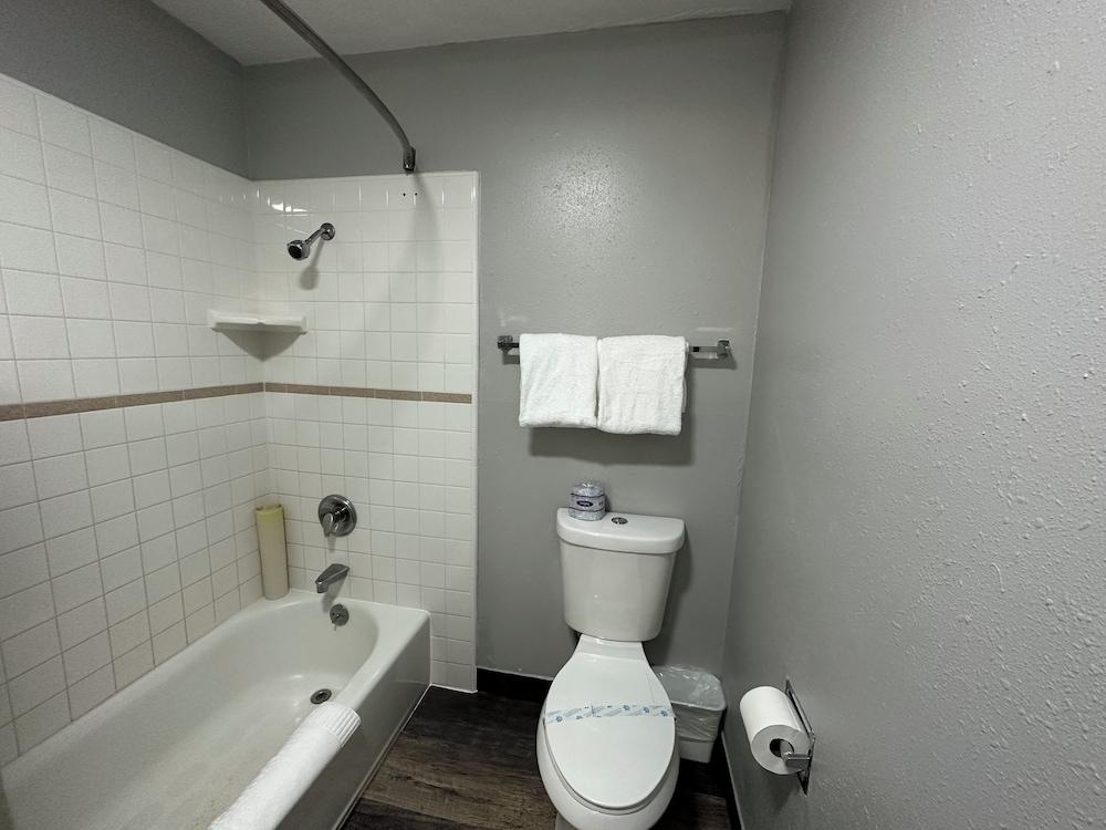 Lake Ridge Hotel photo 26