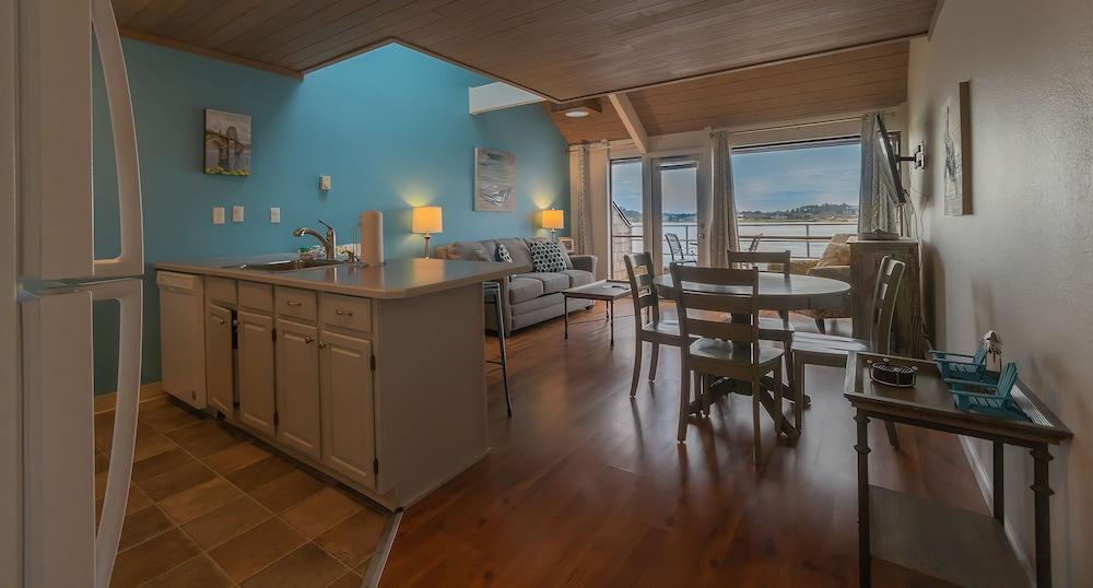 Embarcadero Resort Hotel & Marina photo 41