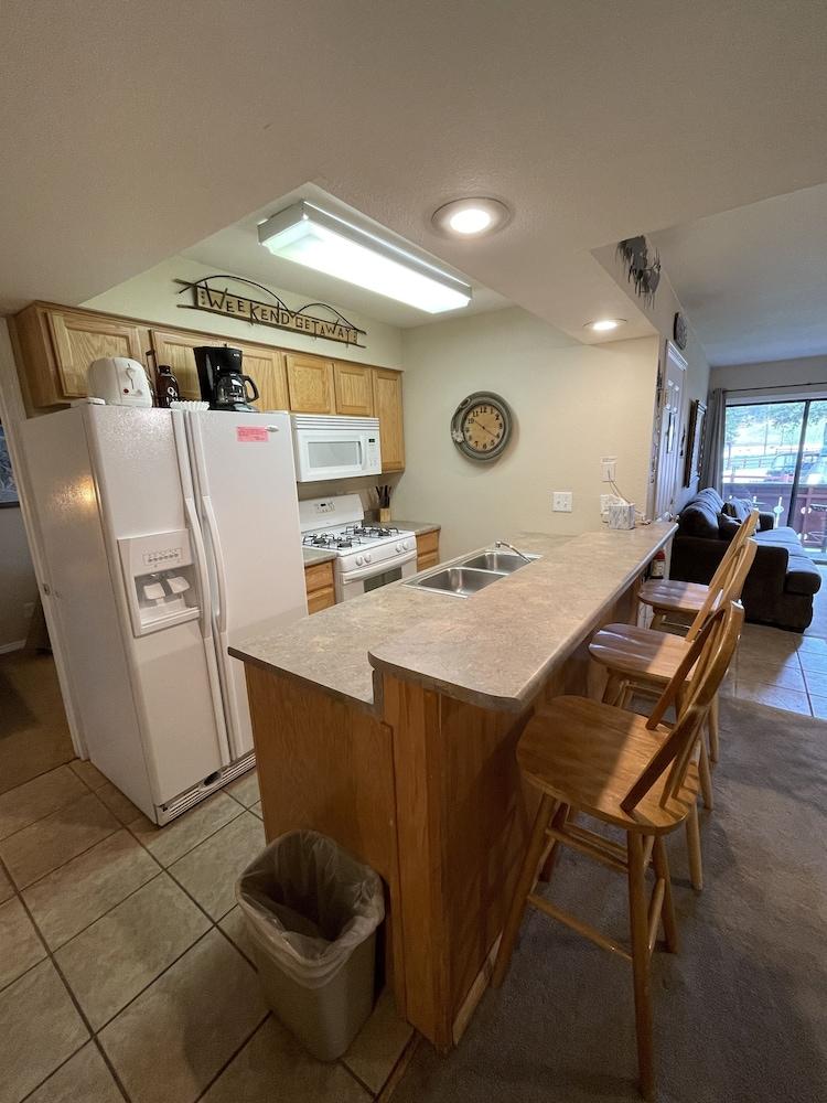 Auslander Condominiums photo 61
