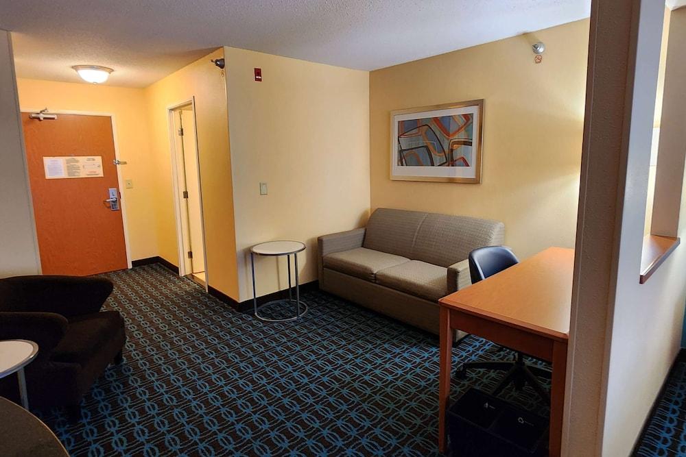 AmericInn by Wyndham St. Cloud MN Shopping Area photo 10