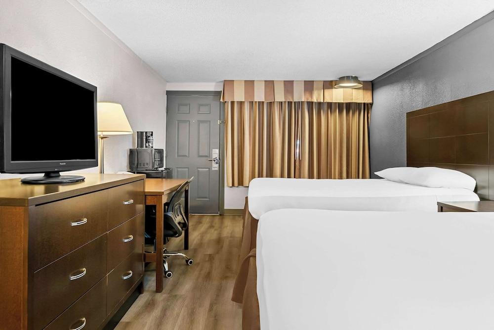 Rodeway Inn & Suites Saginaw I-675 photo 38
