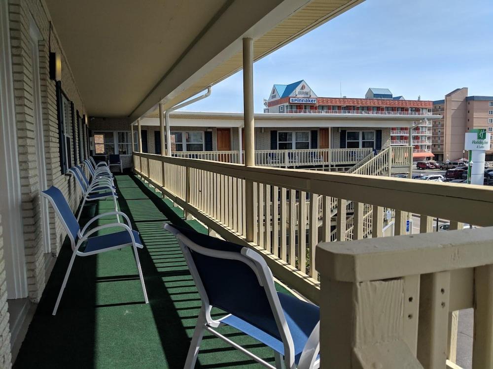 Crystal Sands Motel photo 25