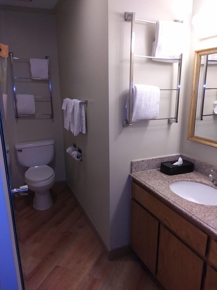 Travelodge by Wyndham Columbus State University photo 11